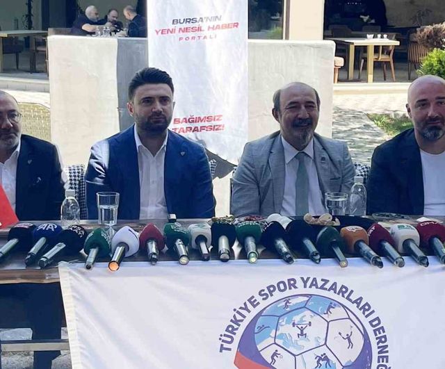 Bursaspor Başkanı Enes Çelik: Transferde önceliğimiz bonservissiz oyuncular, hedef Süper Lig