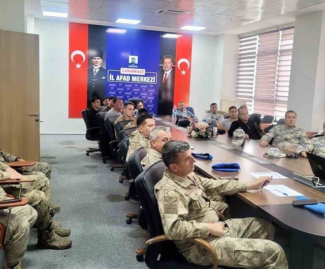 Çanakkale'de AFAD'tan askeri personele enkazda arama kurtarma eğitimi