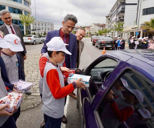 Çaycuma'da öğrencilere uygulamalı trafik eğitimi verildi