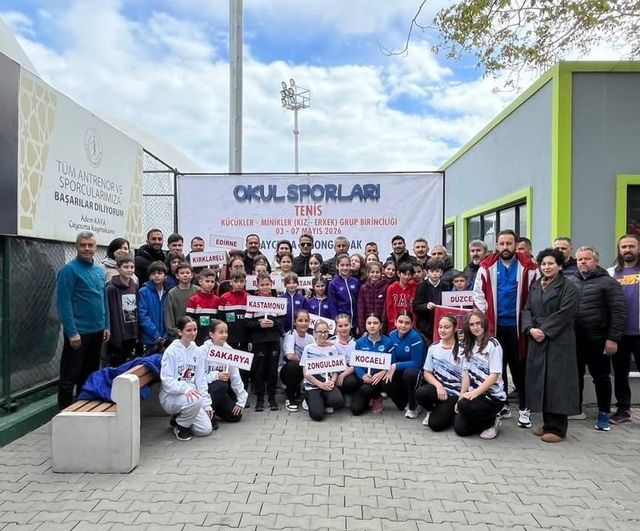 Çaycuma'da Okul Sporları Tenis Grup Birinciliği Müsabakaları Başladı