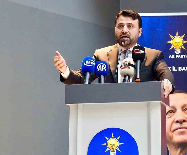 Cem Şahin: AK Parti’de 'eski' yok; görev değişir, dava sürer