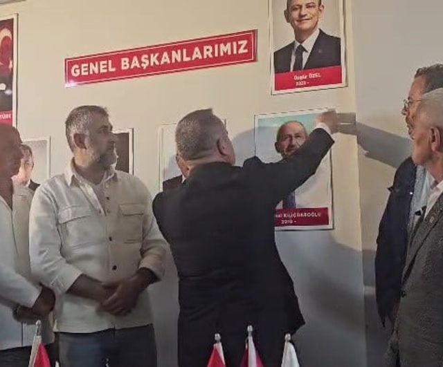 CHP Akçakoca İlçe Teşkilatı, Kılıçdaroğlu’nun Fotoğrafını Parti Binasından İndirdi