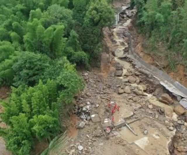 Çin'in güneybatısı Chongqing'de sel: 9 ölü, 11 kayıp — Kurtarma çalışmaları sürüyor