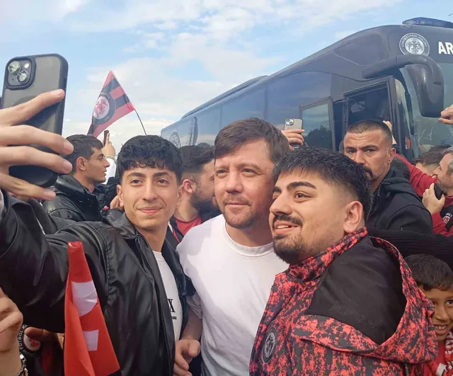 Çorum FK tarihinde ilk kez Süper Lig'e yükseldi — Kente dönüşte coşkulu karşılama