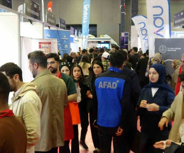 DAKAF’26 Van'da: 'Gençliğin Üretim Çağı' temalı kariyer fuarı ikinci gününde yoğun katılım
