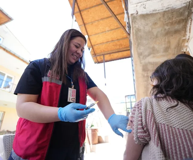 Denizli Büyükşehir Belediyesi ücretsiz HPV aşı uygulamasını başlattı