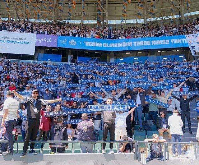 Denizlili gençler AK Parti'nin 'Bir Gençlik Şöleni'nde öne çıktı