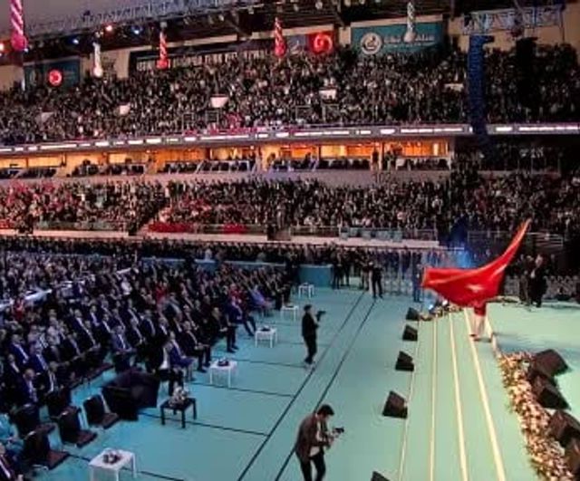 Devlet Bahçeli: Bu gençlikle ne kadar sevinsek, ne kadar övünsek, ne kadar iftihar etsek azdır — Türk Gençliği Kurultayı'nda konuştu