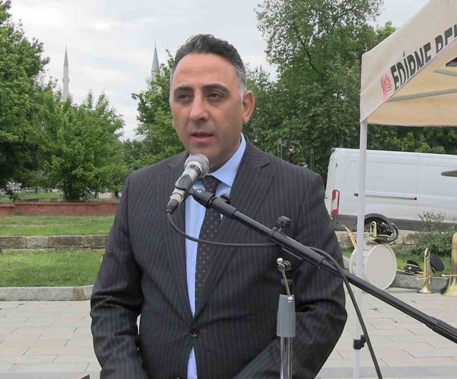 Edirne'de Engelliler Haftası tören ve Saraçlar Caddesi'nde kortej yürüyüşüyle sürdü