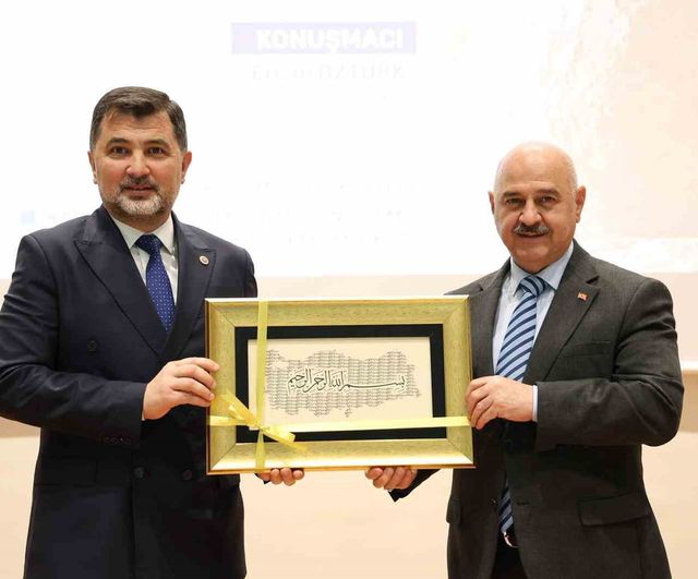 Ercan Öztürk: Düzce Üniversitesi'nde sosyal hizmet ve hemşirelik öğrencileri 'isimsiz kahramanlar'