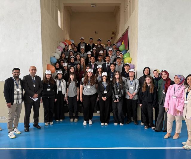 Erzincan İpekyolu Mesleki ve Teknik Anadolu Lisesi’nde Bilim Fuarı: Öğrenci Projeleri Sergilendi