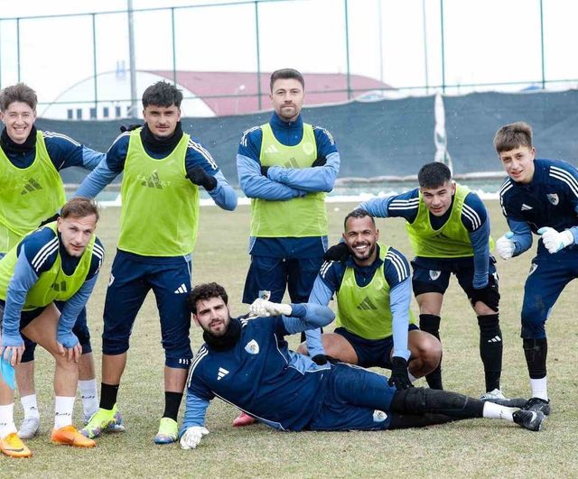 Erzurumspor FK hazırlıklara 29 Haziran'da başlayacak: 16 futbolcu ve teknik direktörün sözleşmesi sona eriyor
