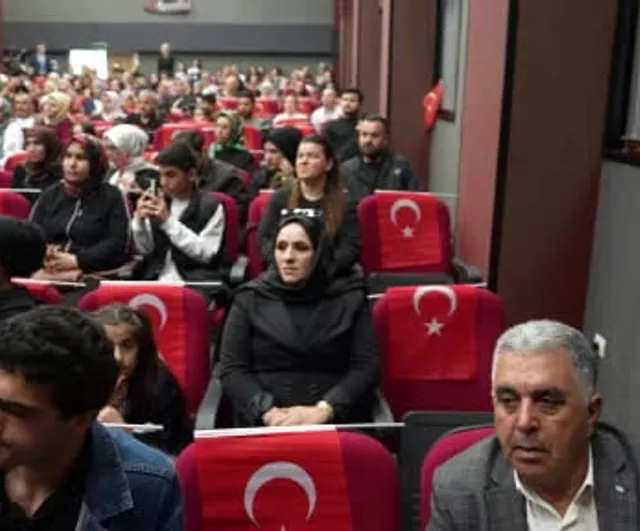 Esenyurt'ta Kağıt Kalem Oyunları Turnuvası finali: Eğitim yatırımları ve yüksek katılım öne çıktı