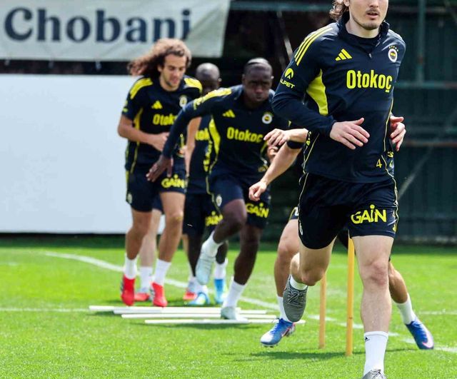 Fenerbahçe, Konyaspor Maçı İçin Hazırlıklarını Tamamladı — 22 Kişilik Kamp Kadrosu Belli Oldu