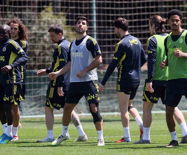Fenerbahçe, Konyaspor maçının hazırlıklarını Can Bartu Tesisleri'nde sürdürdü