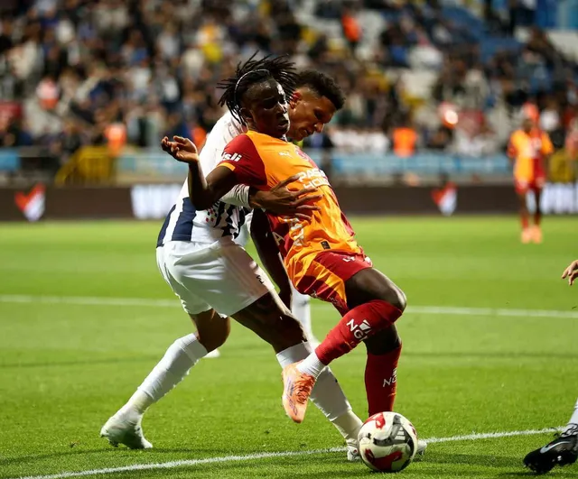 Galatasaray'da Renato Nhaga sakatlandı; Ahmed Kutucu 60. dakikada oyuna girdi