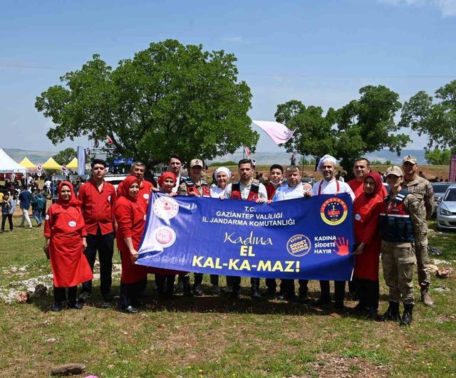 Gaziantep Jandarması Yavuzeli Bahar Şenliklerinde Vatandaşları Bilgilendirdi