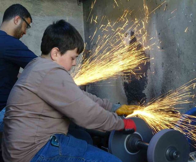 Gaziantep'te Kurban Bayramı Öncesi Bıçak Bileme Mesaisi