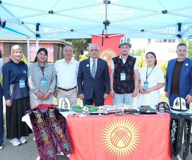 Gebze'de 7 Ülkenin Genç Mühendisleri Türk Dünyası İHA Yarışması'nda Buluştu
