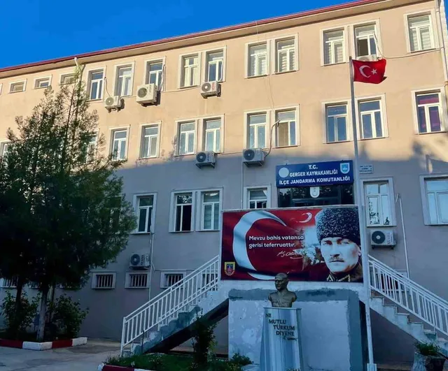 Gerger'de jandarma 5 kilogram uyuşturucu ele geçirdi: 2 kişi tutuklandı