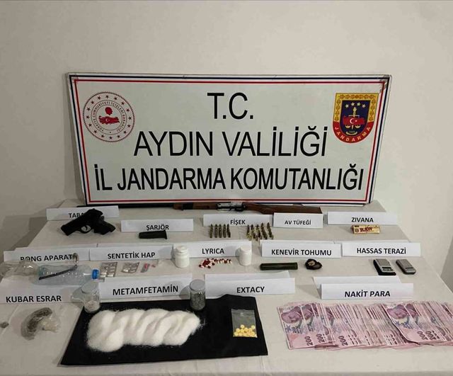 Germencik'te narkotik operasyonu: 2 şüpheli tutuklandı, çok sayıda uyuşturucu ve silah ele geçirildi