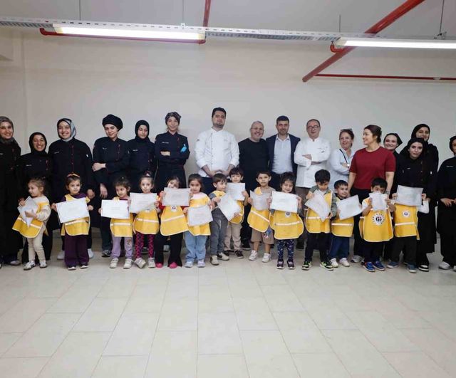 GİBTÜ'de Minik Şefler Gastronomiyle Tanıştı