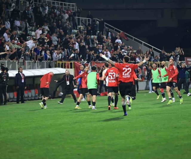 Gölcükspor 5 yıl aradan sonra TFF 3. Lig'e yükseldi