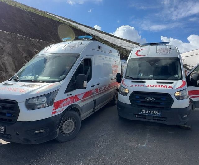Hakkari'nin Yüksekova ilçesinde minibüs kazası: Ölü sayısı 2’ye yükseldi