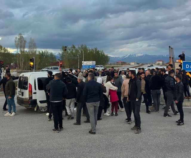 Hakkari Yüksekova’da zincirleme trafik kazası: 11 yaralı, 2'si ağır