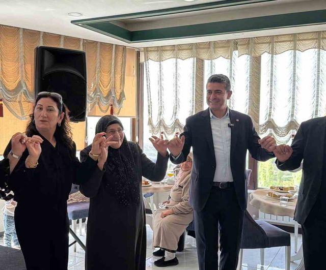 Haymana'da Anneler Günü Programı: Başkan Levent Koç Anneleri Kutladı ve Hediyeler Verdi