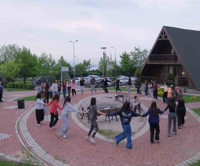 İnegöl'de 'Optik' Temalı Bilim Kampı Başladı — 32 Öğrenci DOSTUM'da Buluştu