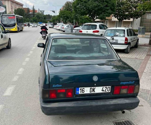 İnegöl'de seyir halindeki sürücünün kapıya ayağını dayaması sonucu 5 bin lira ceza