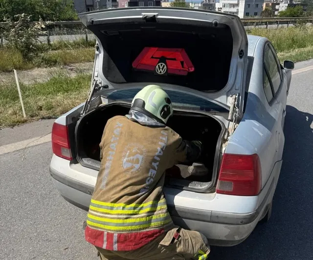 İskenderun'da Sakıt mevkiinde otomobil bariyerlere çarptı: 1 yaralı