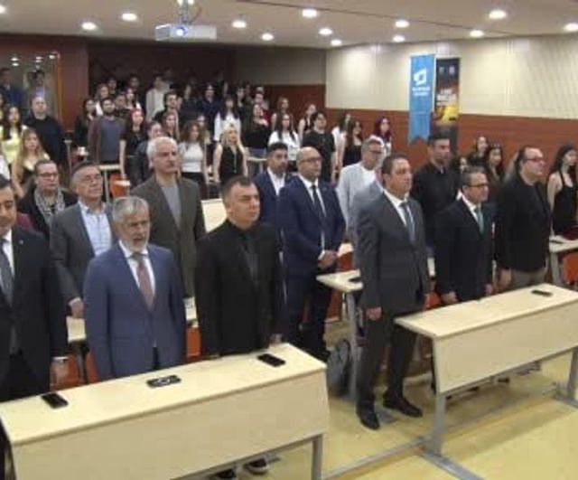 İzmir'de '15 Temmuz Manşetleri' Gazetecilik Atölyesi: Hafızayı Koru, Hakikati Yaz
