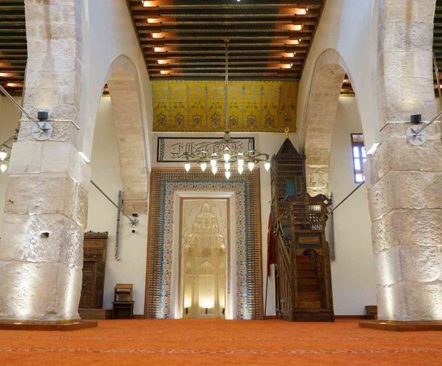 Kahramanmaraş Ulu Camii yeniden ibadete açıldı; Antakya Ulu Camii restorasyonda bekliyor