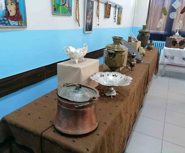 Karaçoban'da 'Çocuklar için bir adım, gelecek için büyük bir iz' sergisi ziyarete açıldı