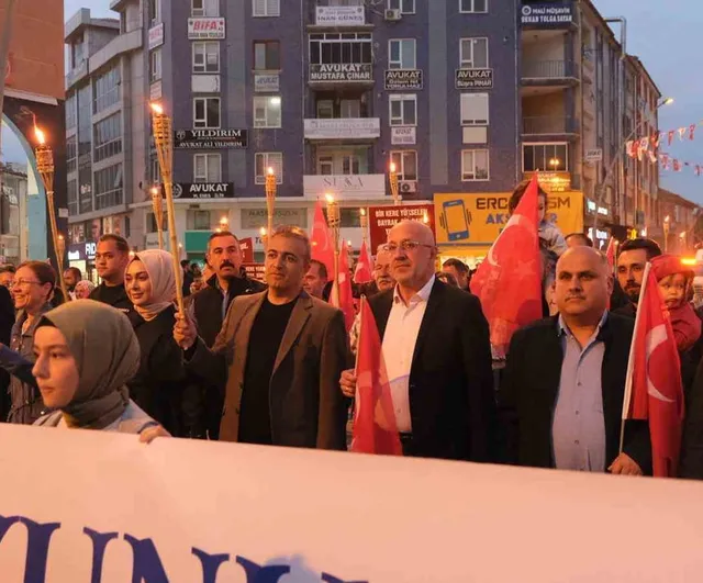 Karaman'da 749'uncu Türk Dil Bayramı kapsamında fener alayı düzenlendi