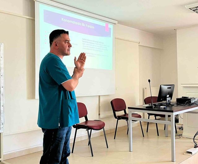 Kastamonu'da 'Hayvanlarda İlk Yardım' eğitimi: Orman yangınlarında hayvanlara ilk müdahale önerileri
