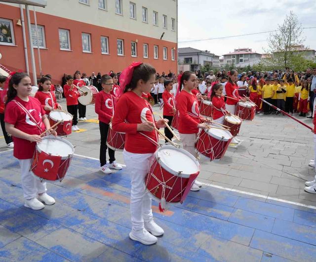Kavakyolu Şehit Salih Ay İlkokulu'nda Miniklerden 19 Mayıs Coşkusu