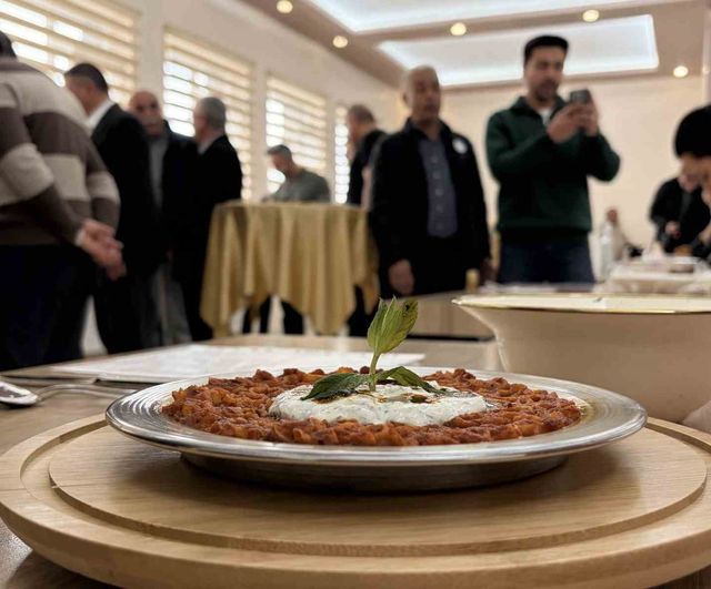 Kayseri'de liseliler çölyak farkındalığı için glütensiz yemek yarıştı