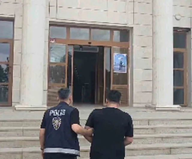 Kırıkhan’da uyuşturucu suçundan 1 yıl 8 ay hapis cezasıyla aranan şahıs yakalandı