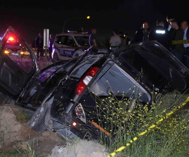 Kırıkkale Bahşılı'da hafif ticari araç şarampole devrildi: 1 ölü, 3 yaralı