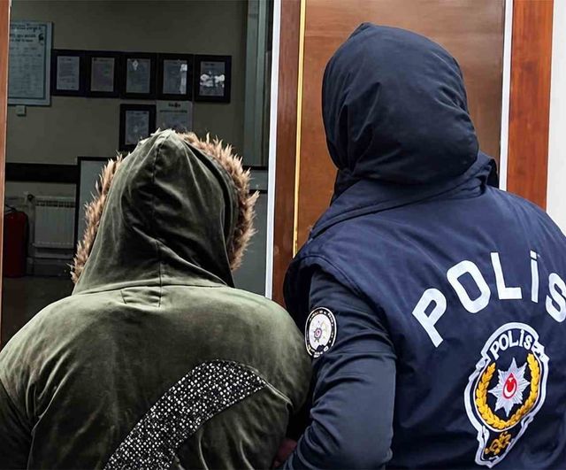 Kırıkkale'de Hırsızlık Suçundan Aranan Hükümlü Kalecik'te Yakalandı