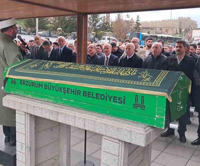 Küçükler Ailesinin Acı Günü: Hacı Feyzullah Küçükler Dualarla Uğurlandı