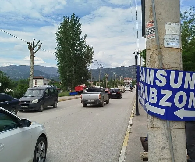Kurban Bayramı'nda Osmancık'ta trafik yoğunluğu: Samsun yönünde artış gözlendi
