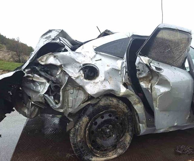 Kütahya'da Porsuk Çayı'na düşen otomobilde can kaybı 2'ye yükseldi