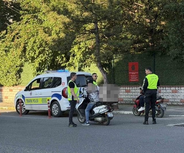 Lüleburgaz'da Arife Günü Motosiklet Denetimleri: Kask ve Evrak Kontrolleri Artırıldı