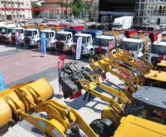 Manisa Büyükşehir Belediyesi 376 yeni araçla filoyu güçlendirdi