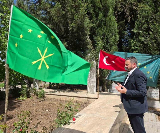Manyas'ta Hacı Girandük Berzeg mezarı başında anıldı