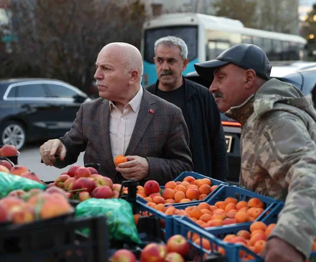 Mehmet Sekmen: 'En büyük mutluluğumuz hemşehrilerimizin duasını almak' — Erzurum'da saha çalışmaları